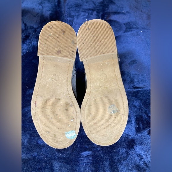 Women’s Universal Threads Suede Ankle Boots - Grey with Tan sole. Women’s size 7 - Picture 6 of 8